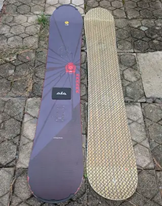 2x snowboardové prkno