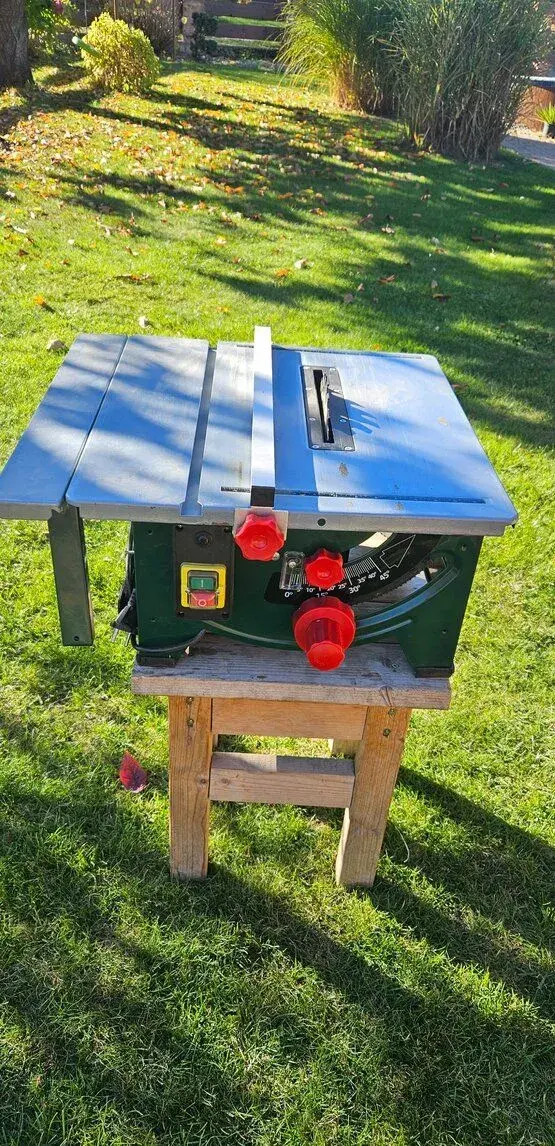 Stolní pila Parkside PMTS 210 A1