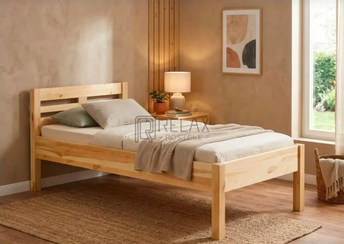 Postel Leona z masivu borovice