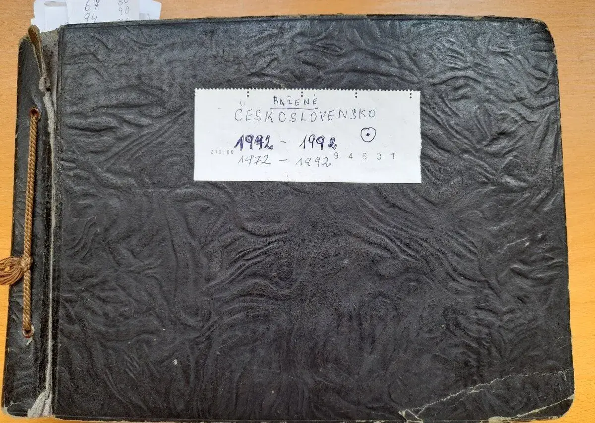 Album známek ražené Československo