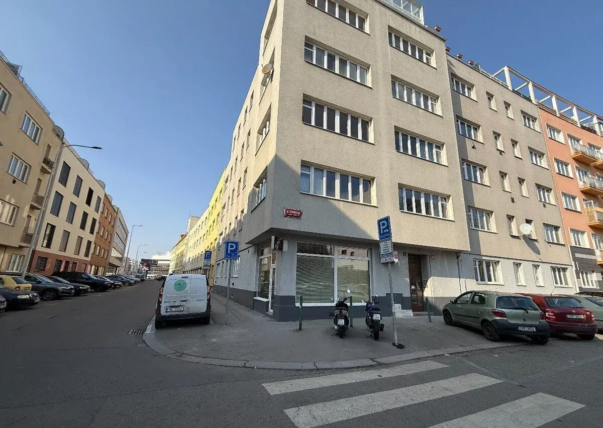 DLOUHODOBÝ PRONÁJEM KOMERČNÍHO PROSTORU 65 m²
