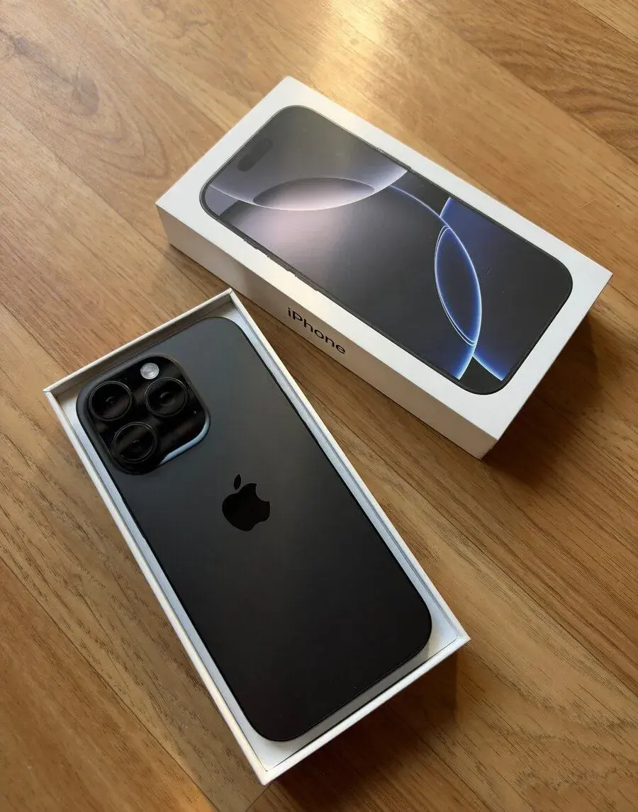 Apple iPhone 16 Pro 128GB černý