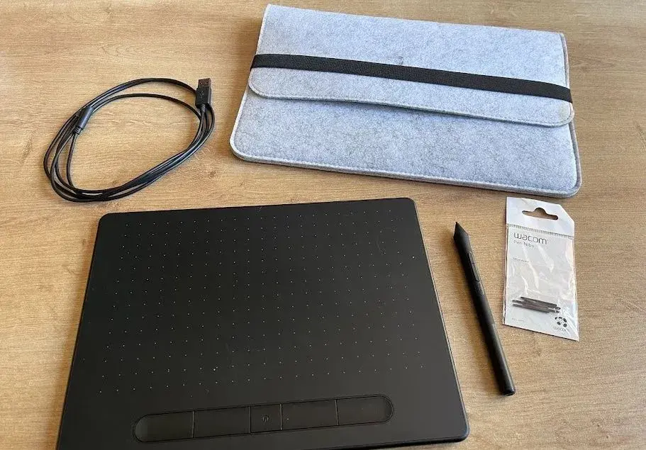 Wacom Intuos M Bluetooth CTL-6100WL + pero, pouzdro