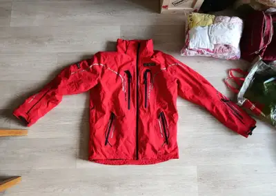 Lyžařská bunda značky hannah