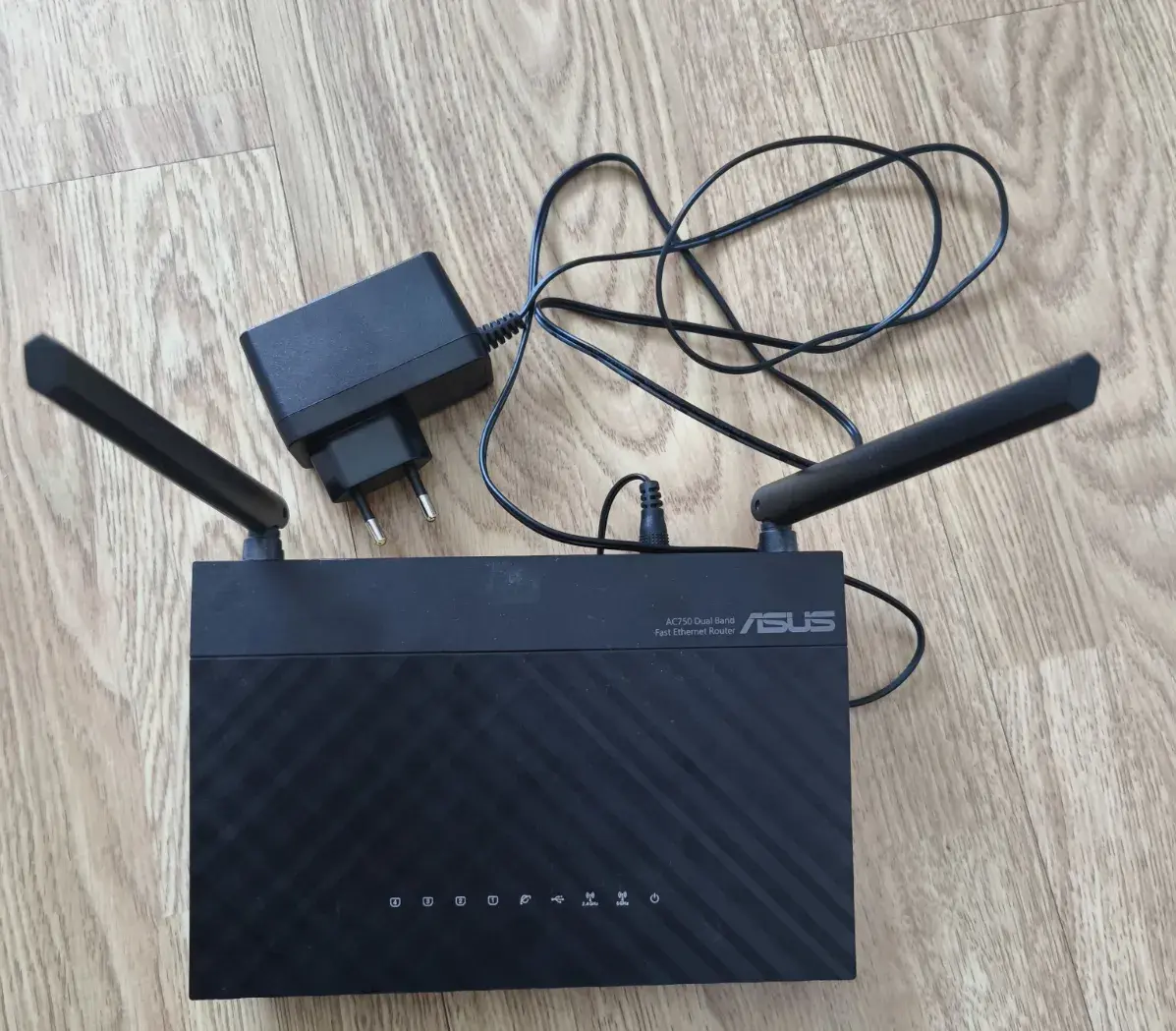 WiFi router Asus RT-AC750 v3
