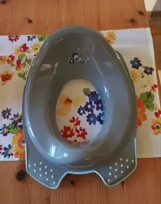 DĚTSKÉ SEDÁTKO