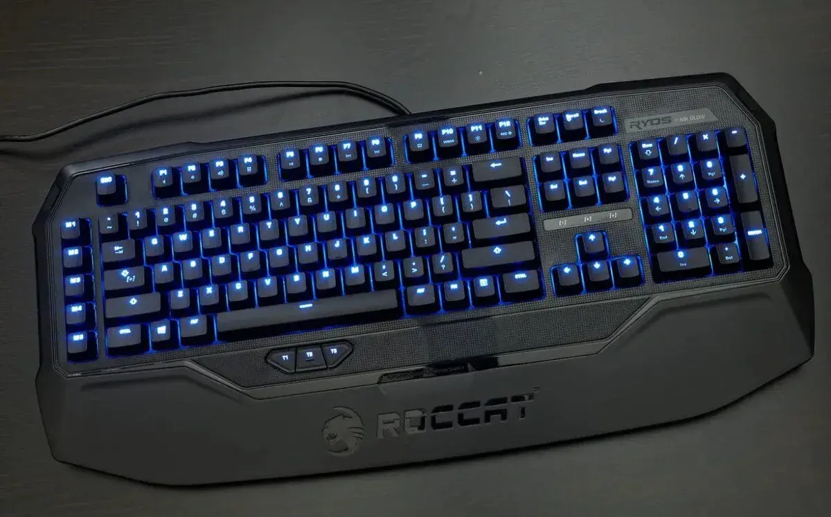 Mechanickou herní klávesnici Roccat Ryos MK Glow, CZ