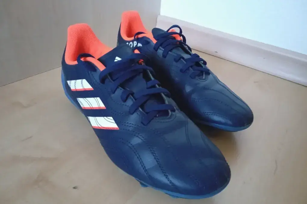 Chlapecká fotbalová obuv Adidas, vel.38