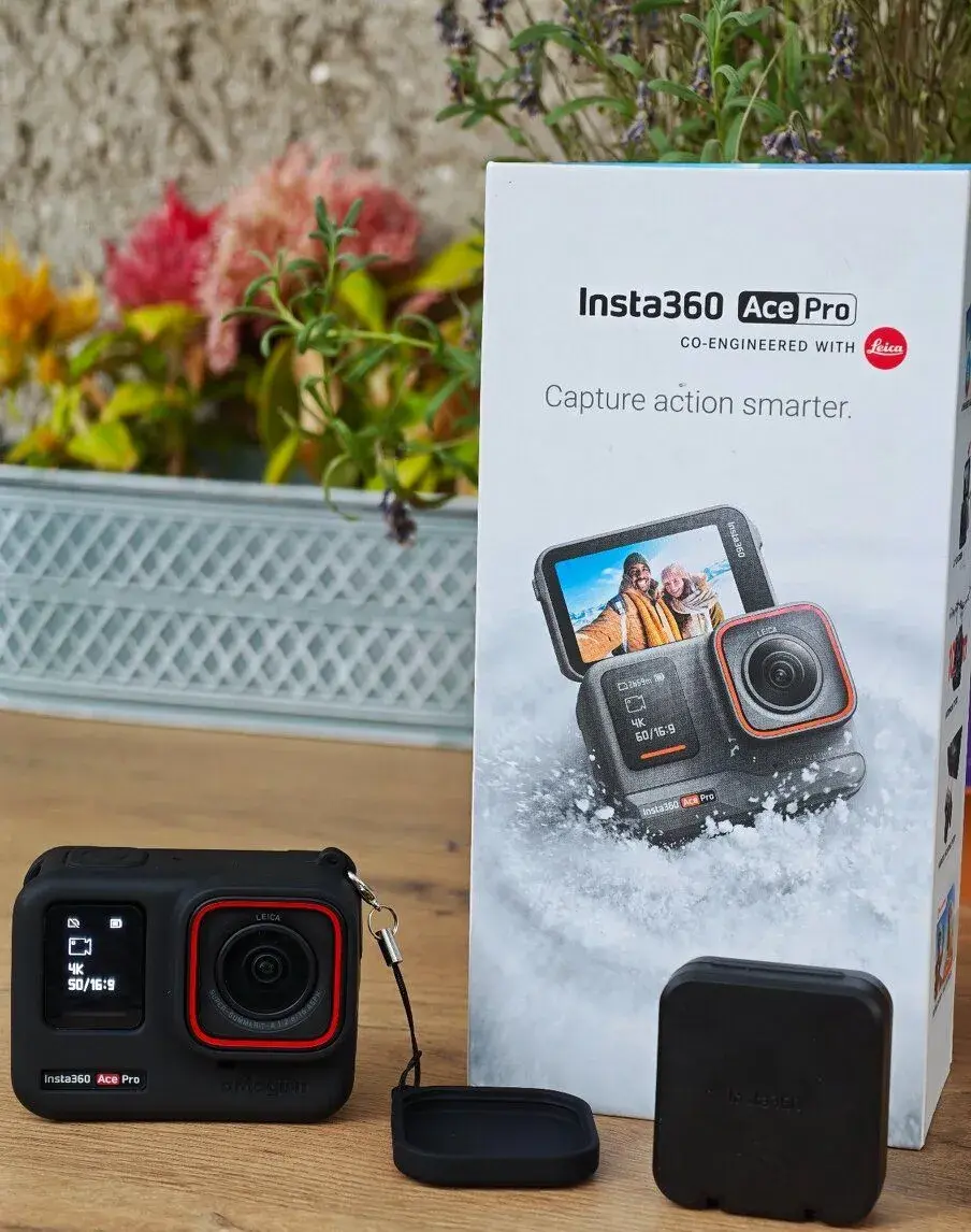 Insta360 Ace pro + 2 baterie, silikonový obal