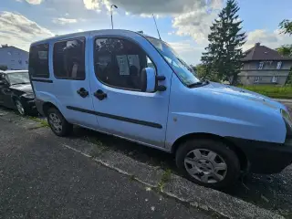 Doblo 1.9JTD z roku 2005, klima, 7 míst
