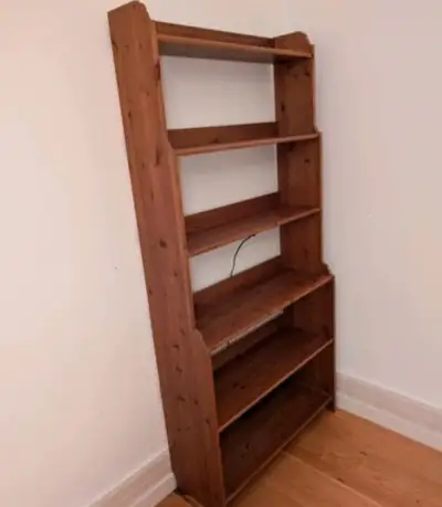 KNIHOVNA IKEA LEKSVIK