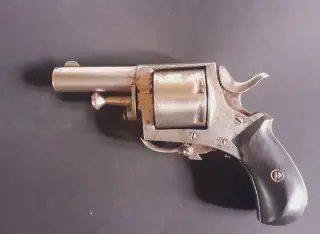 Historicky revolver 320 do roku 1890