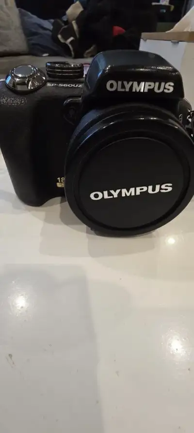 Olympus SP 560UZ
