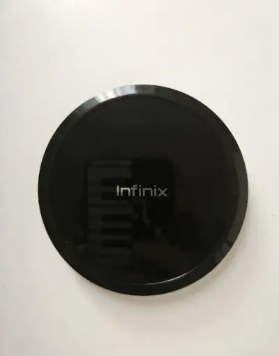 Nabíječka Infinix Wireless FastCharge Pad 15W XWC01 Černá