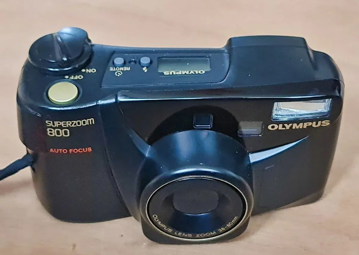 Olympus Superzoom 800 - velmi zachovalý stav