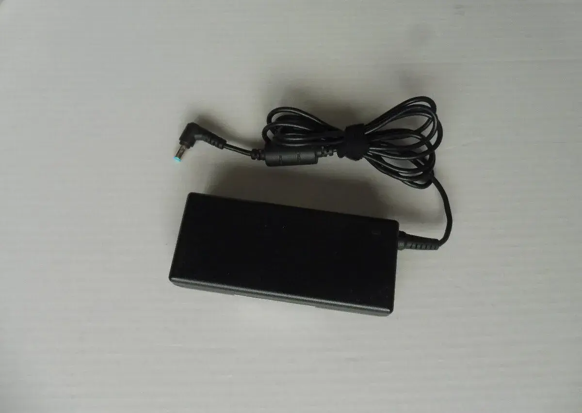 Nabíječka Acer 19V - 4,74A, 90W k notebooku