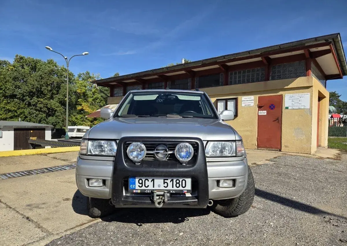 Opel Frontera – 285 610 km