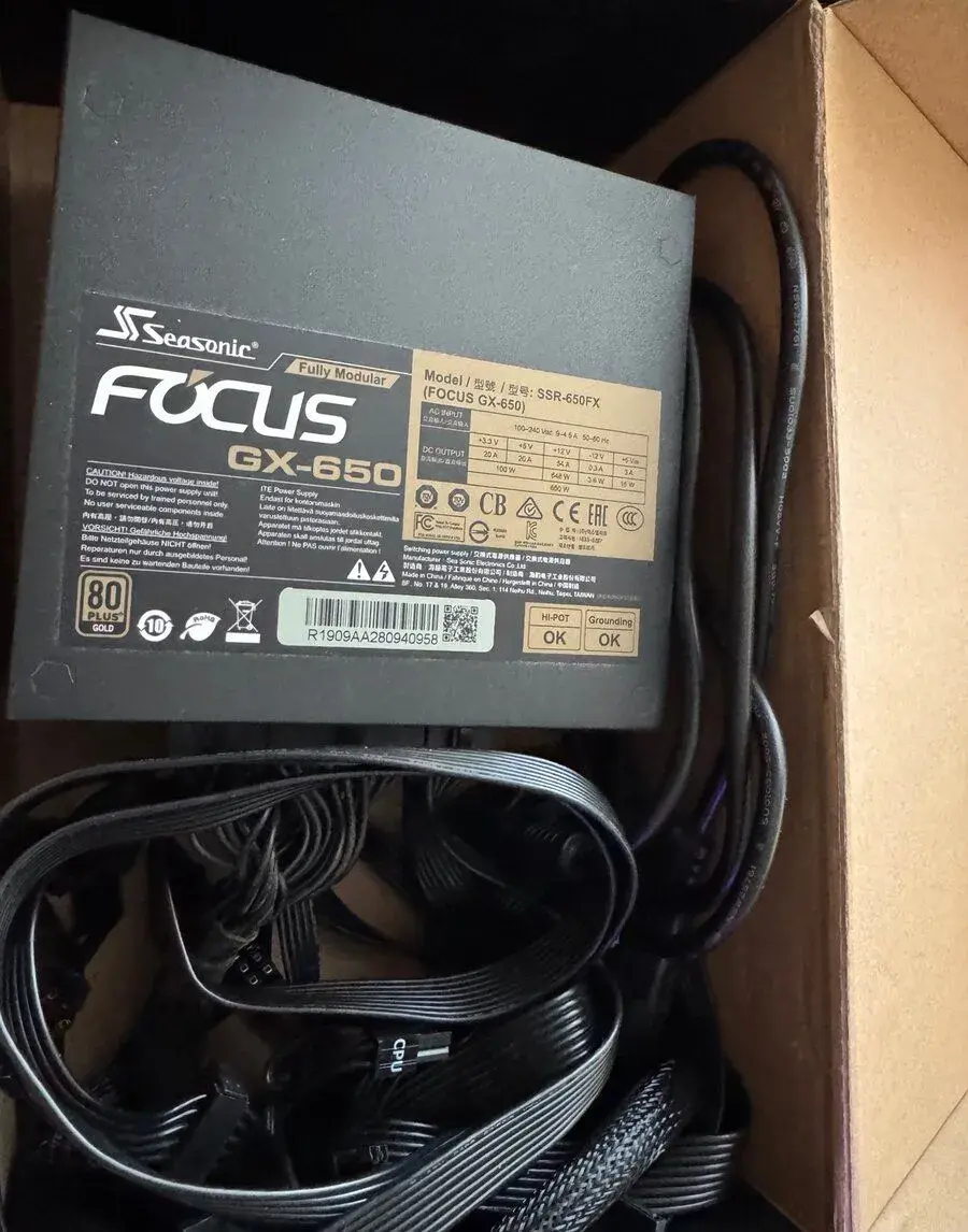PC Zdroj Seasonic 650W Gold