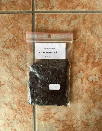 Barvy na svíčky, čokoládová