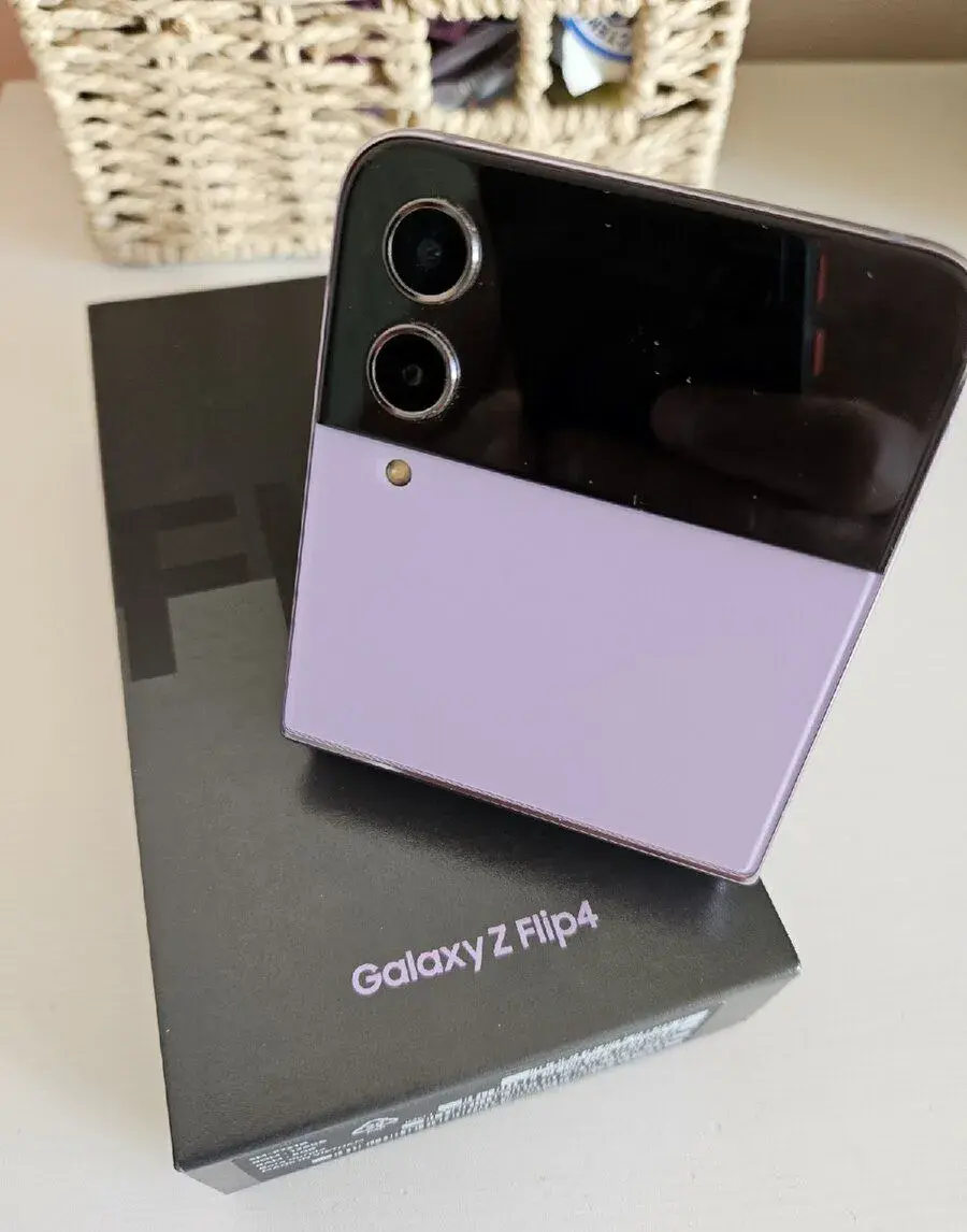 Samsung Z Flip 4 jako Nový