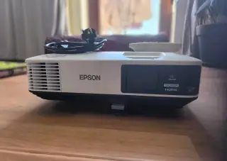 EPSON EB-1985WU projektor