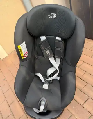 Autosedačka Britax Römer Trifix 2 i-Size (9-18 kg) s ISOFIXe