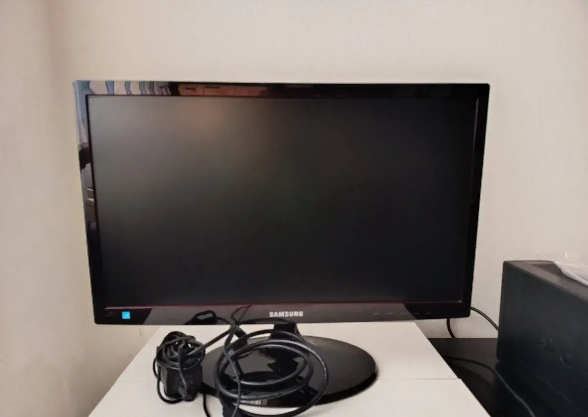 Samsung 22" /55cm/ Full HD