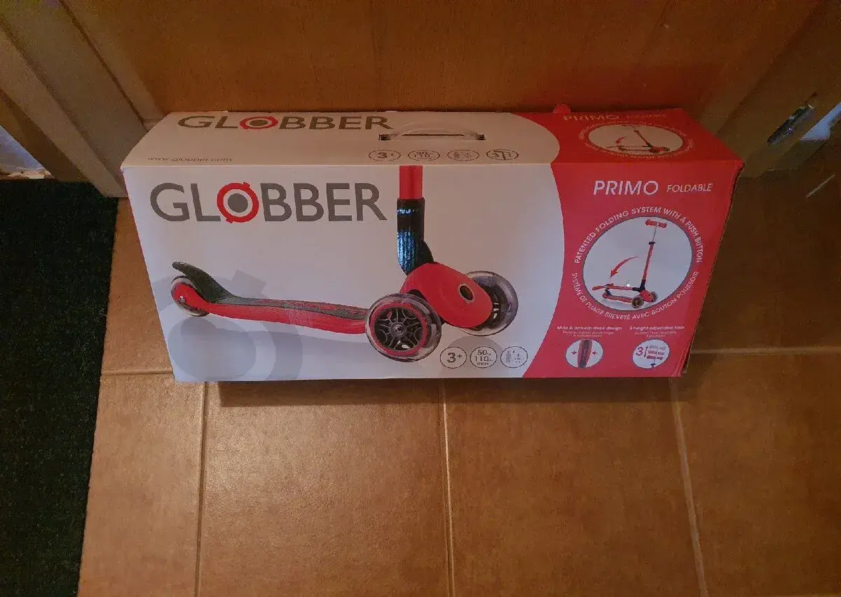 Dětskou kolobežku GLOBBER PRIMO REZERVACE