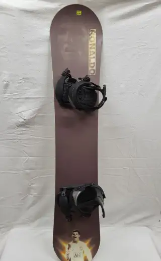 Snowboardový set Ronaldo 154Wcm s novým vázáním Head