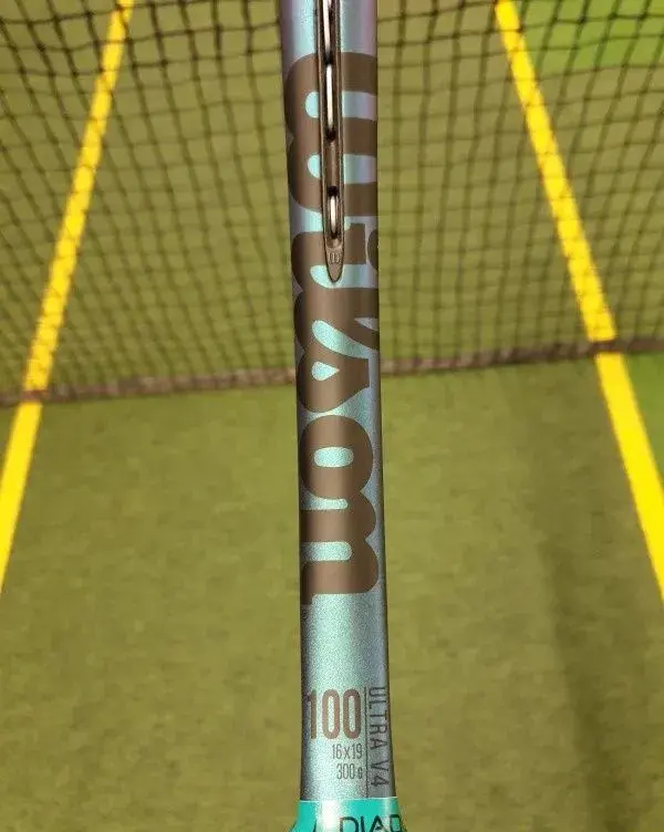 Poptávám Wilson Ultra 100 v4 (nebo v5)