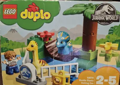 Lego Duplo 10879 Jurský svět - Dinosauří ZOO