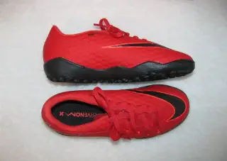 Dětské červené kopačky,turfy Nike