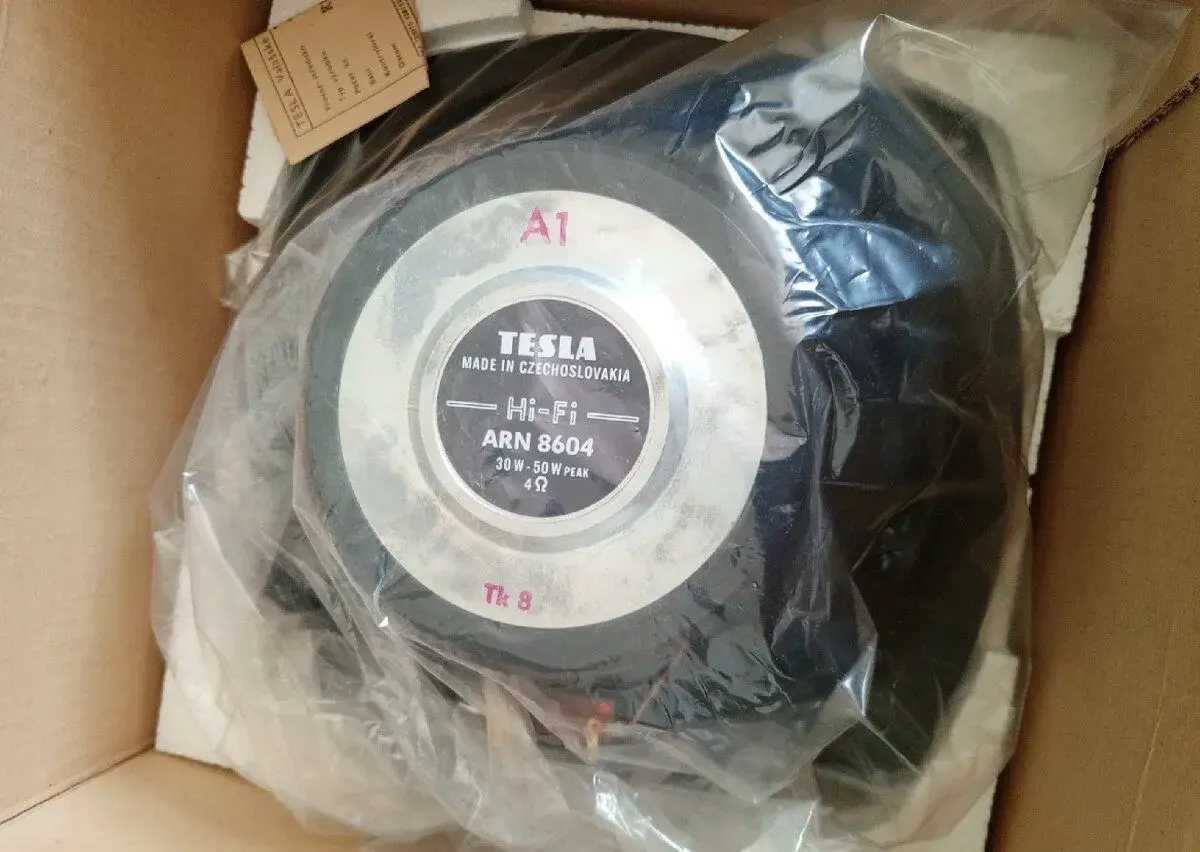 Reproduktory Tesla ARN 8604