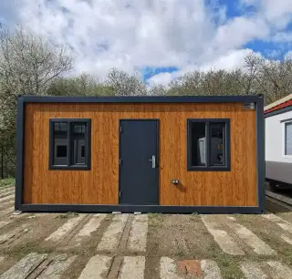Obytný kontejner PMP o rozměru 3 x 6 m