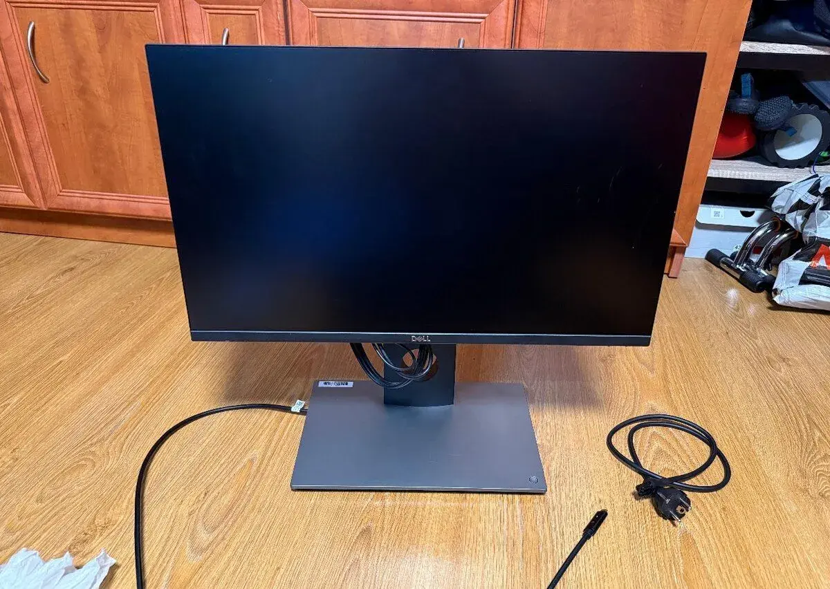 Monitor DELL P2419H + Dokovací stanice DELL DS1000