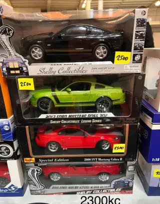 Ford mustang 1:18