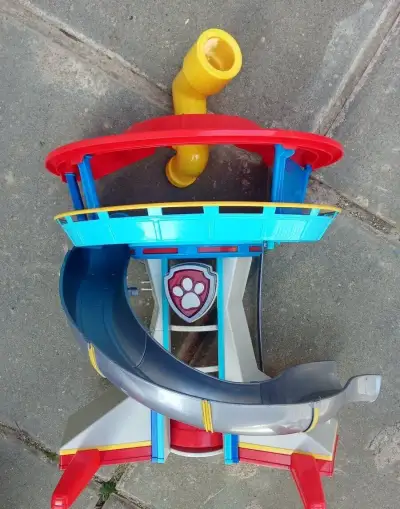 ŘÍDÍCÍ VĚŽ PAW PATROL, Tlapková Patrola