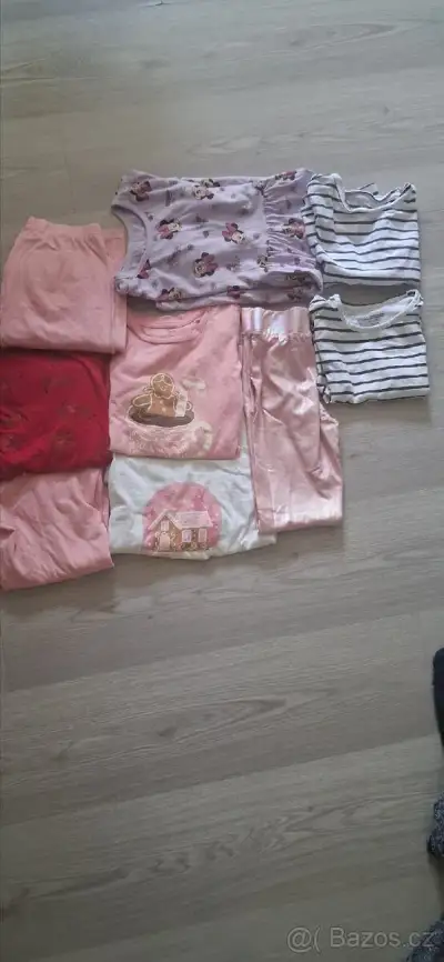 Mega set dívčího oblečení vel. 140