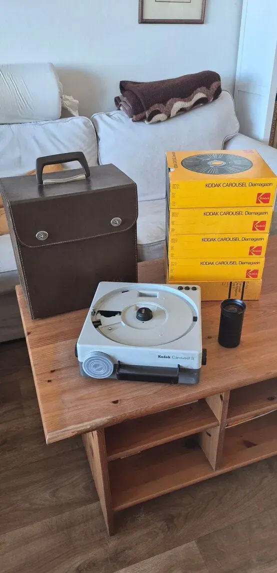 Promítačka diapozitivů KODAK Carousel S + 5 zasobniku