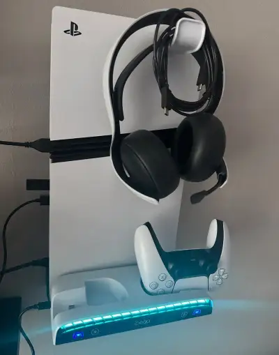 PlayStation 5Pro 2TB + Headset + držák na zeď
