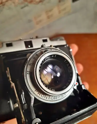 Měchový fotoaparát Zeiss Ikon Super Ikonta