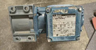 Elektromotor Bauer s převodovkou