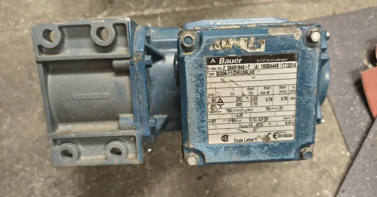 Elektromotor Bauer s převodovkou