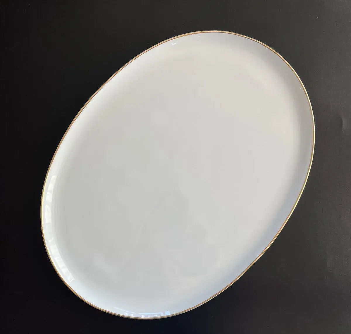 Starožitný velký oválný tác 41x30 cm, Loket EPIAG