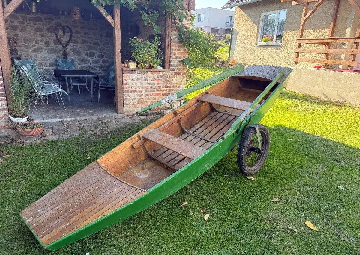 Rybářská pramice po renovaci