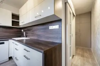 Kroměříž, OV 2+1, 57 m2, rekonstrukce, sklep – byt