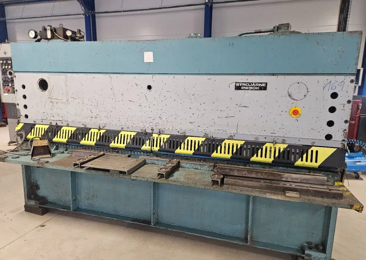 Hydraulické tabulové nůžky CNTA 3150/10A