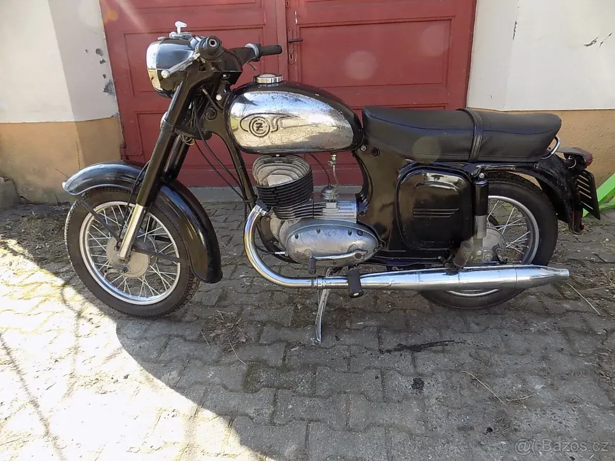 ČZ 250 Lux