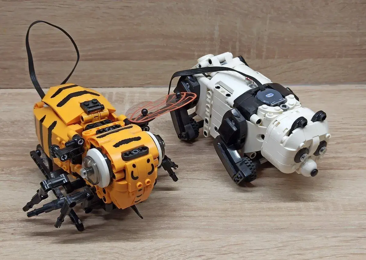 LEGO TECHNICKÉ VČELA + PANDA
