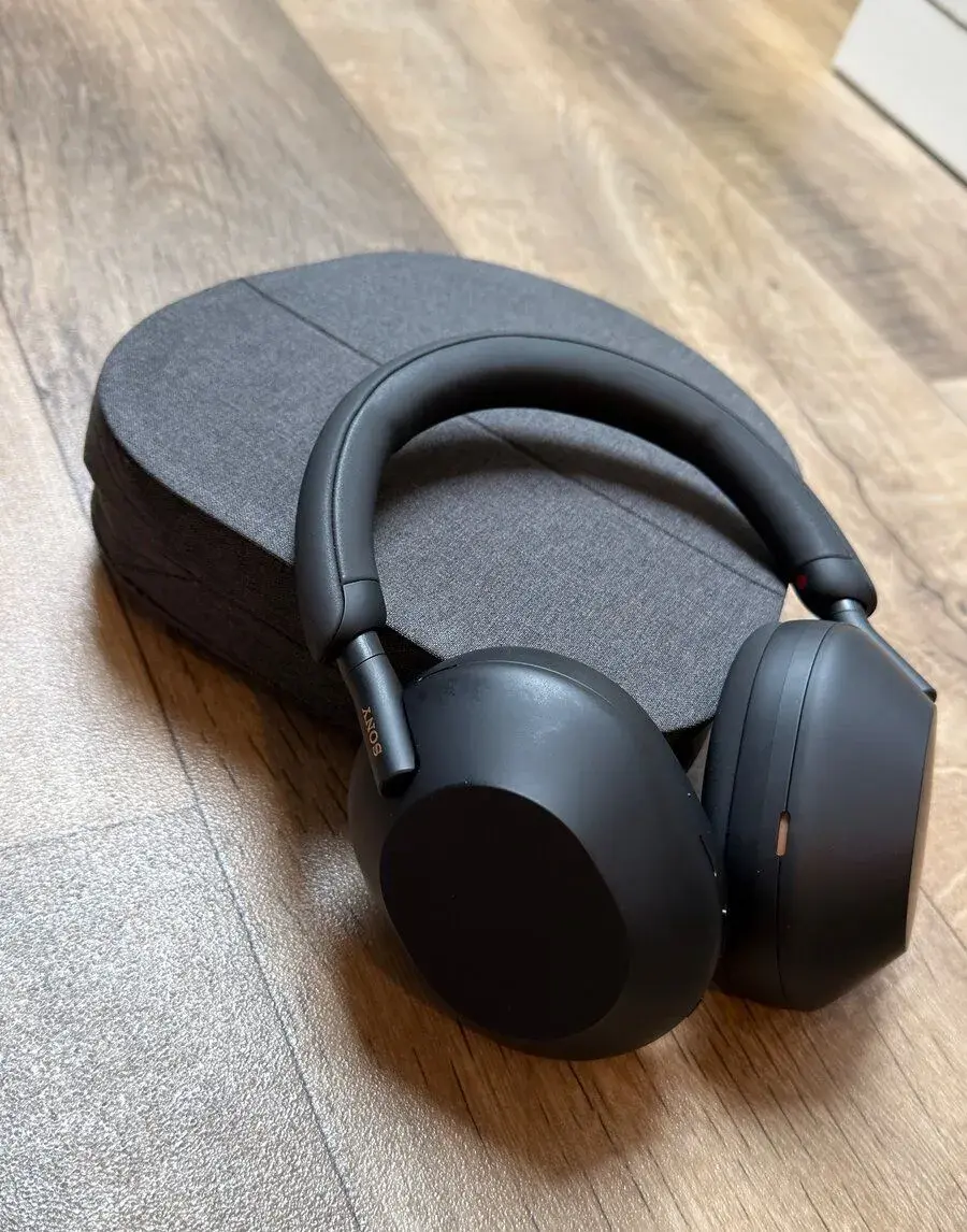 Sluchátka SONY WH1000-XM5 (záruka)